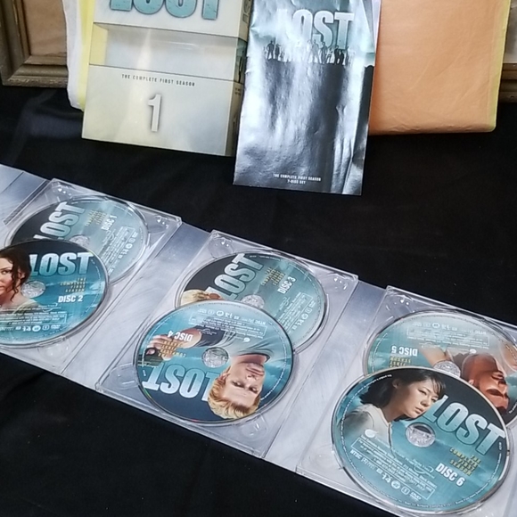 🎟"LOST" SEASONS 1 & 2 DVD BOXED SETS - Picture 3 of 6